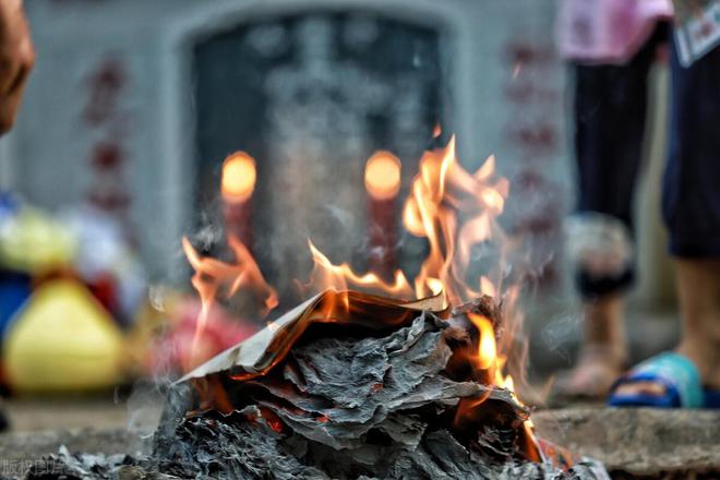 上坟上坟惹得祸上门”清明有啥讲究凯发一触即发老话说：“闰月清明不(图2)
