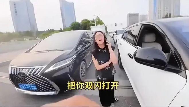 续：女司机气到流产公布完整行车记录仪凯发k8登录河北女司机与骑手冲突后(图7)